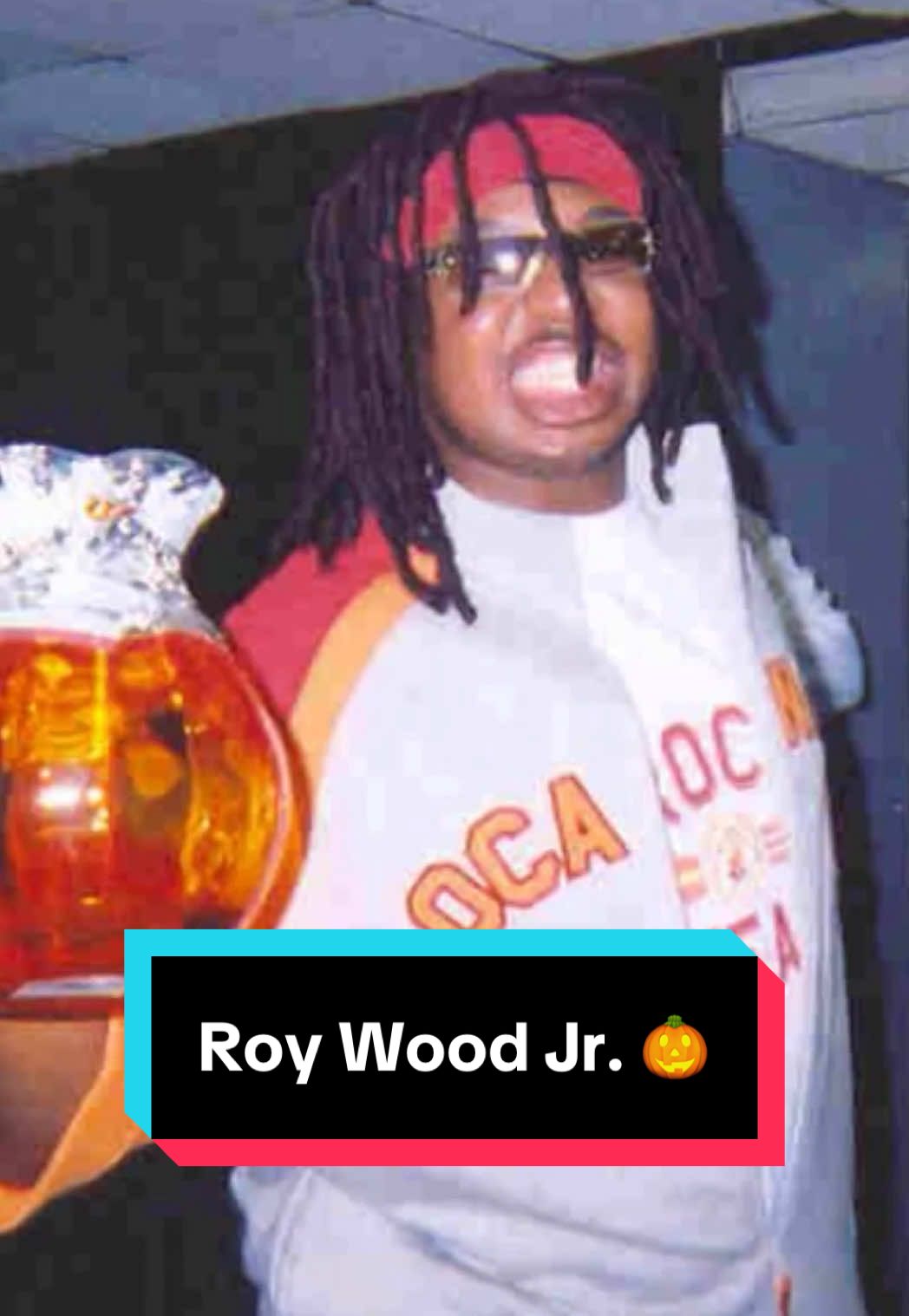 YEAHH!! 😂 @roywoodjr and Kelly talk #Halloween in NYC and drugstore Trick or Treat!