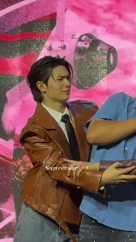 Khun William, I can feel you 😆😆😆😆 #WilliamEst1stFMinVietnam #WilliamEst #วิลเลี่ยมเอส #williamjkp #est_rvp @Zloty @est_rvp 