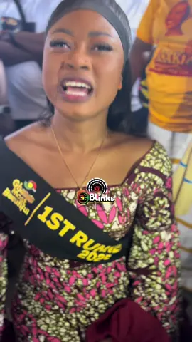 Overcome with emotion, Queen Asakia cried uncontrollably as she expressed heartfelt gratitude to our mothers at the Sumbrungu Market for their selfless and massive support throughout her Ghana Most Beautiful journey. 👑❤️ #GhBlinks #bolgatangatiktok #ghananews #tamaletiktokersofficial #ghanatiktok🇬🇭 