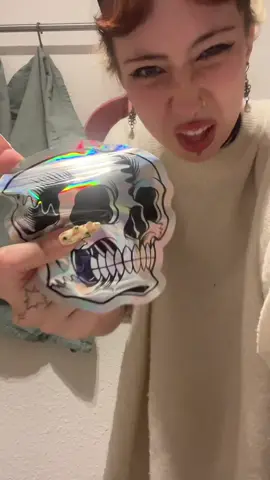 THANKS AGAIN TO THE BEAUTIFUL AND TALENTED @Elisabeth Jonckheere !!! She was so kind to send me some gifts regardless of my last video of her creation!! Go check her work on tik tok !! #fyp #f #jewelry #beetle #videoviral 