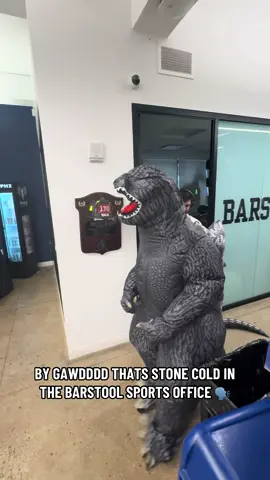 STONE COLD STEVE AUSTIN HAS ARRIVED AT THE BARSTOOL SPORTS OFFICE 🗣️ @ronedotcom #WWE #halloween 