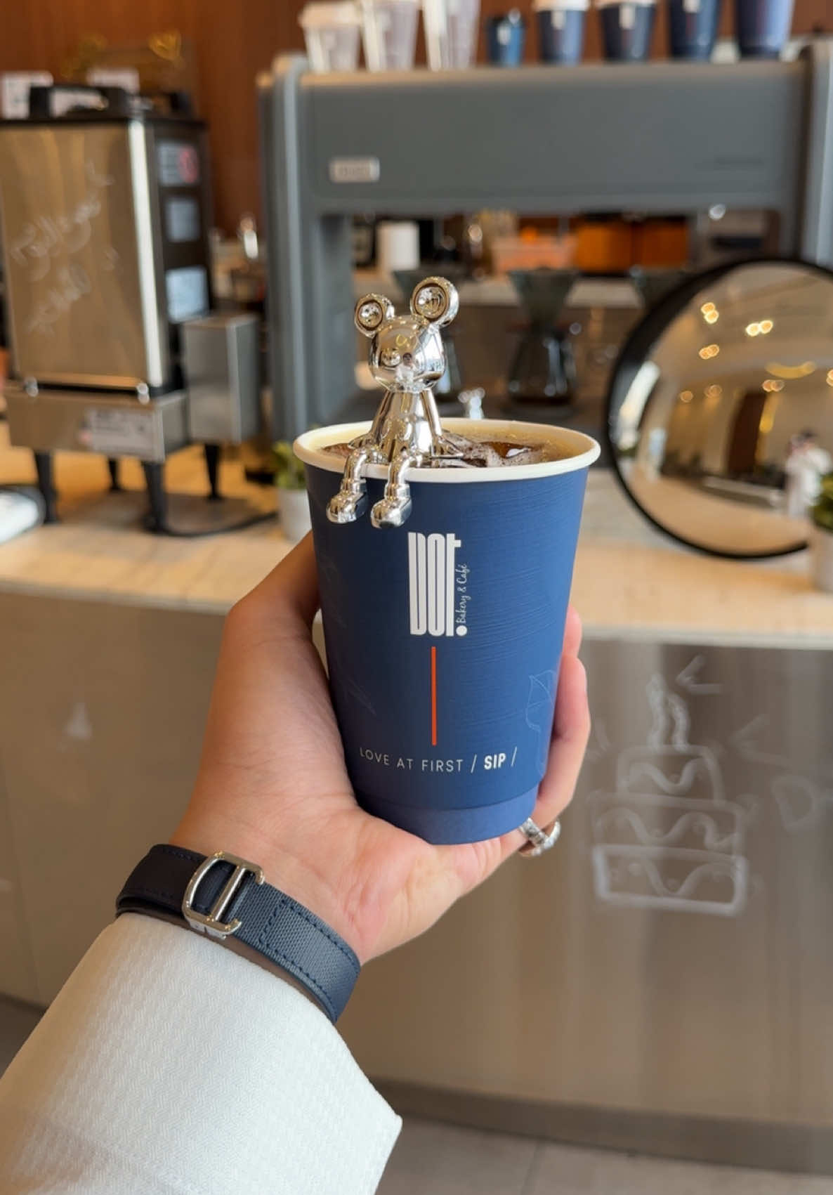 ترقبو ‏مفاجآت سنوية دوت والمنتج الجديد🕯️ . جديدهم سينمون رول  خفيف ولذيذ🤤 . @@Dot Bakery & Cafe . . . . . . . . ##ترقبو_مفاجئات_سنوية_دوت_والمنتجاتالجديد_31_اكتوبر_و_1_نوفمبر##دوت_بيكري##سينمون_رول##الاحساء🌴##bakery