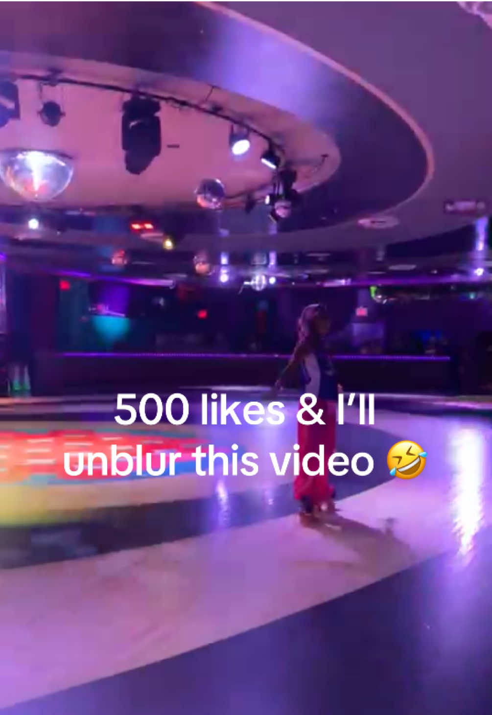 Anyone out there seeing this? #rollerskating #nycskater #newyorkcity #rollergirl #moxirollerskates 