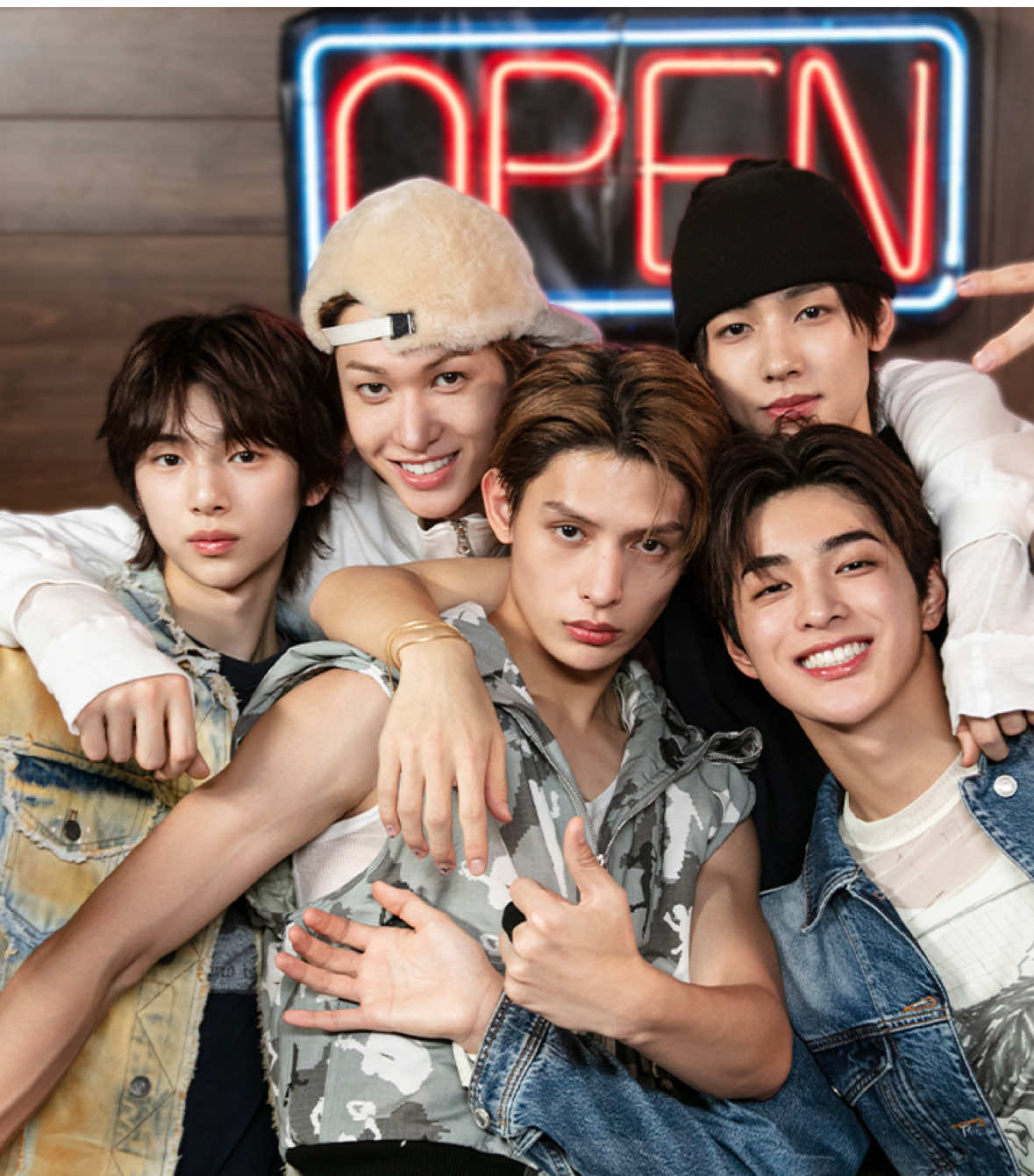 watch me... 🕺🔥 @CORTIS brought their charm & energy to our #openmic stage. 🎤👏 the group performed their viral smash hit 