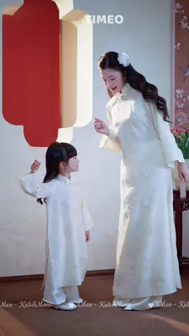 Tết đến nơi rồi ôi dồi ôi các bác mình ơi!!! Sắm lun áo dài diện mẹ bé xinh iu thôi ạ💕💕💕 #timeokidsmom #metimeo #thienmy #aodaimebe #aodaitet2026 #aodaibegai 