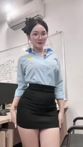 Cô thư ký này hơi bướng 😜#xuhuongtiktok #add 