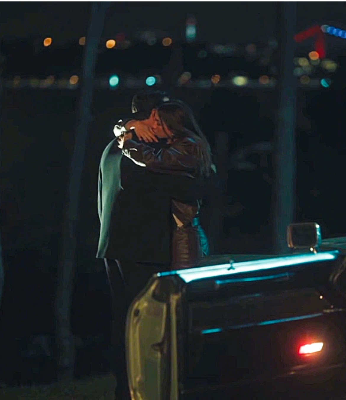 seni seviyorum demeden sevdiğini söylemek..  #çağatayulusoy #demetözdemir #eşrefrüya #eşsan #eşrefnisan 