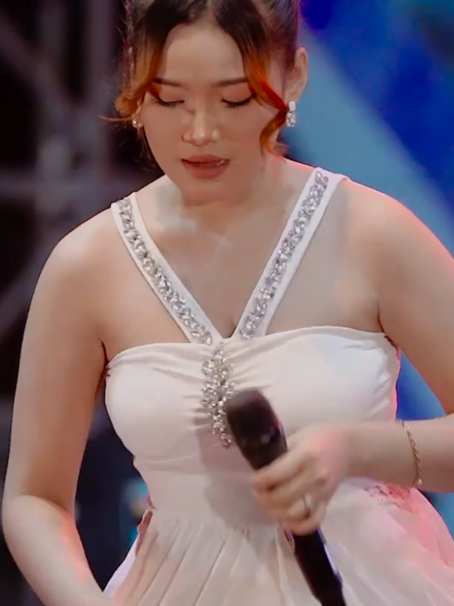 pehhh @adell_salsabella002real  #andaitakberpisah #adelsalsabella #mahesamusic 