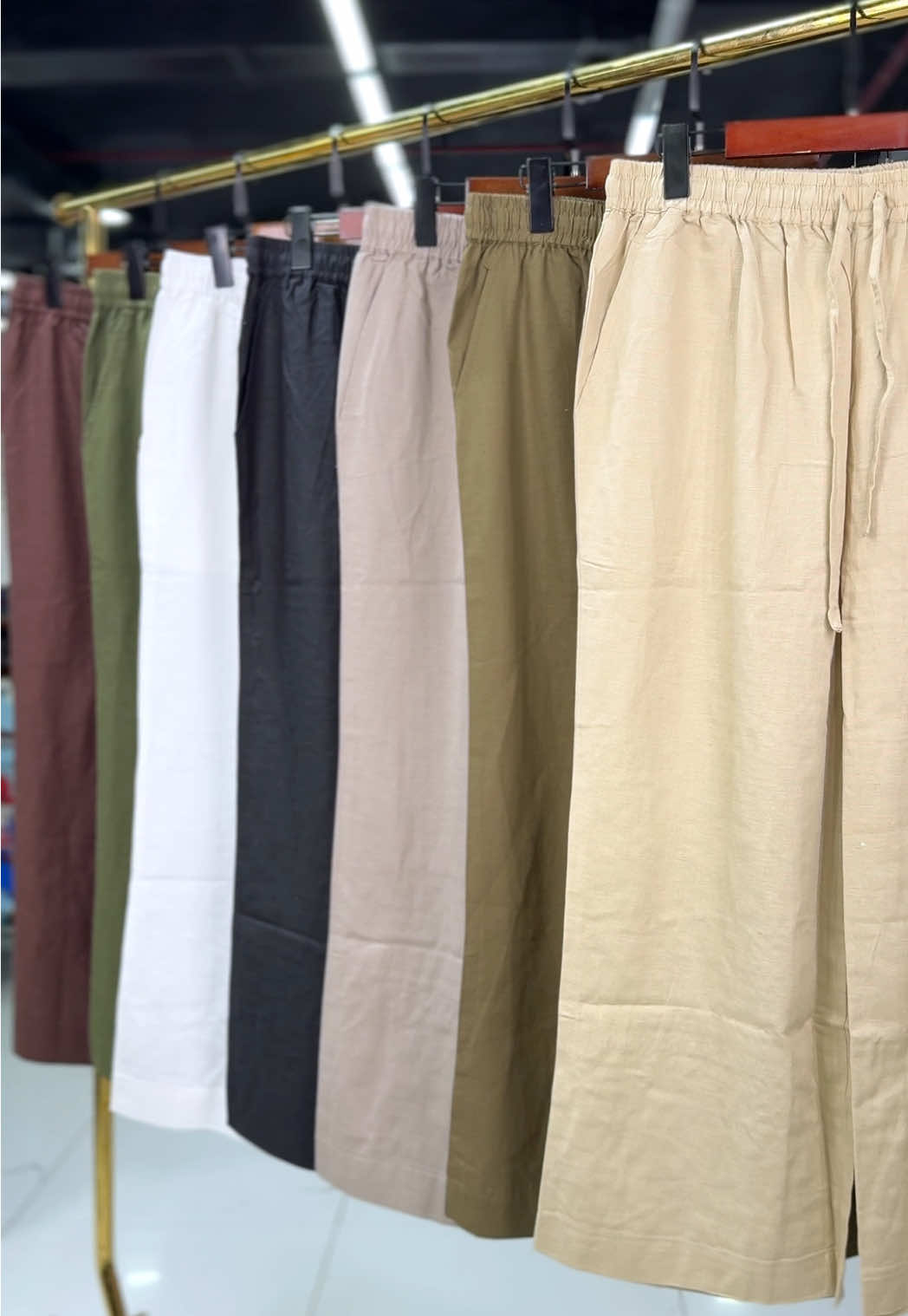 بنطلون الكتان😍😍 موقعنا:📍 الامارات عجمان الراشدية 3ابراج ابراج عجمان ون برج 12 ارقام الامارات:00971545429001 نقطه بيع في القاهرة :حدائق الاهرام  مندوبه مصر :00249922618222