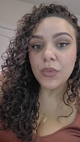 Ok, so you know usually I'm all about protecting the worker, but every so often I'm reminded that the reps can sometimes also be the problem. Not knowing your job is unacceptable. Its also ok not to know something but you need to be willing to find the information. Be the one to help your customers. Don't pass them off to the next person, it isn't fair to the customer or your co-workers. #customerservice #therealveronika #fyp 