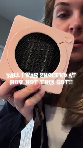 Yall have to stay until the r end to see how hot this mini heater got. Oh my goshhh #heater #warm #winter #christmasgiftideas 