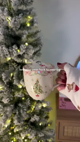 in the holly jolly spirit 🩰🎄❄️ #christmastok #xmas #pinkmas #Vlog #videodiary  @TJ Maxx @HomeGoods @Tree Hut @Marshalls @hollister @eos Products @Gisou @Hobby Lobby  