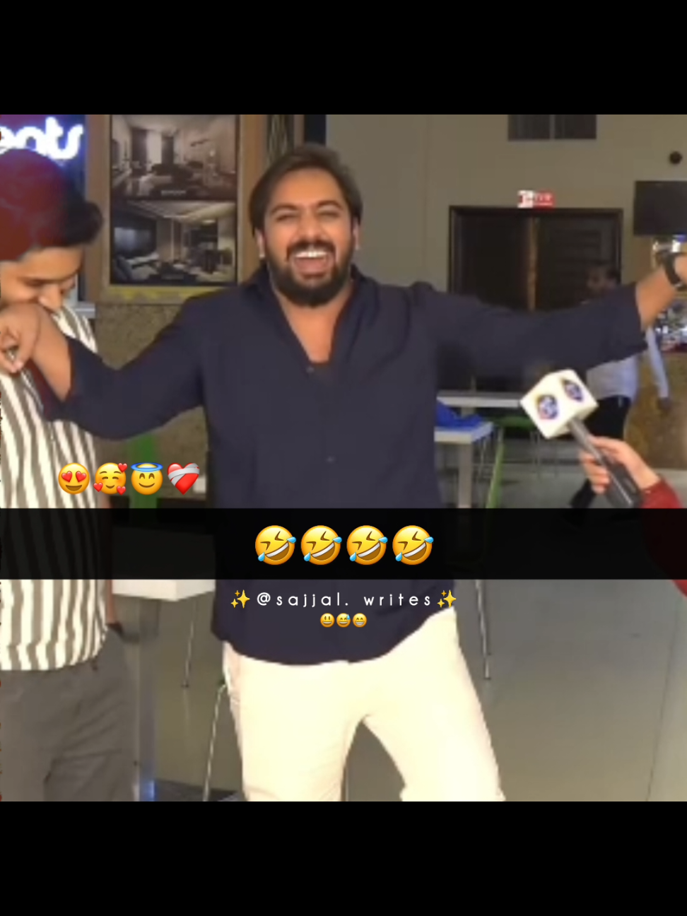 Run mureed chota bhai.. 🤣🤣 #sajalfunnyvideo #roadshow #funnyinterview #sajalmalik #viralfunnyvideo 