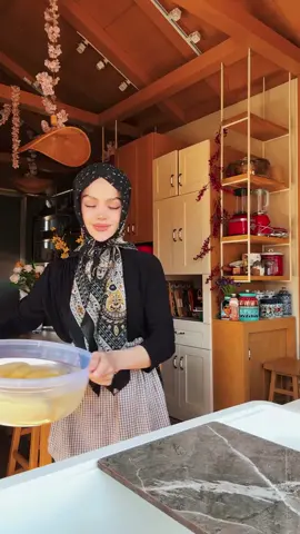 Potato meat pie 🥧 فطائر البطاطا بحشوة اللحم المفروم 🫰🏻 ‏Dough ingredients:  ‏2 large potatoes (450g)  ‏1 &1/2 cup all purpose flour  ‏1 cup fine semolina  ‏2 eggs  ‏1 tbsp salt  ‏1 tbsp mixed spices  ‏1 tbsp baking powder  ‏2 tbsp melted butter  ‏For the meat filling:  ‏0.5 kg minced meat  ‏1 tbsp butter + oil  ‏1 chopped onion  ‏2 tbsp Worcestershire sauce  ‏1 tsp paprika  ‏Salt & pepper  ‏Shredded mozzarella cheese  للعجينة:  ٢ بطاطا كبيرة (٤٥٠غرام) ١ ونصف كوب دقيق متعدد الاستخدامات  ١ كوب سميد ناعم (طحين فرخة )  ٢ بيض  ١ ملعقة كبيرة ملح  ١ ملعقة كبيرة بهارات مشكلة  ١ ملعقة كبيرة بيكنج بودر  ٢ ملعقة كبيرة زبدة مذابة  للحشوة:  ١/٢ كيلو لحم مفروم  ملعقة زبدة + زيت  بصلة مقطعة  ٢ ملعقة كبيرة ورشستر صوص  ١ ملعقة صغيرة بابريكا ملح وفلفل  جبن موزاريلا  . . .