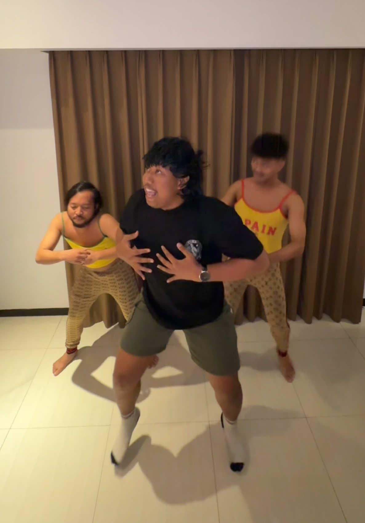 Kepencet emot bareng @sumbermakmurasli @makmuruluk @hasimpesan #fyp #xybca #beranda #cangkemnganggur 