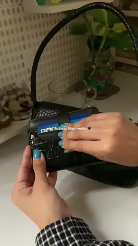 black wallet #wallet #blackwallet #walletforwomen #idcardholder #mimisowallet 