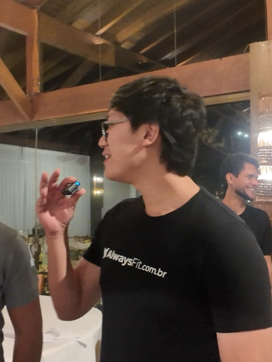 Tem gente esperando o momento certo. E tem gente postando 30, 50, 75 vídeos por dia. O Otávio faturou R$ 300 mil em um mês e provou que o TikTok Shop não é sobre sorte, é sobre frequência e execução. 🚀🚀 Ta esperando o que? Vem pra Always Fit Creators e mude você também a sua realidade! #tiktokshop #TikTokMilionário #AlwaysFitCreators #AlwaysFit #ZhangYe #rendaextra