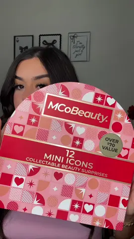 I never buy advent calendars but all these goodies for $20?? Totally worth it 🤏🏼🤏🏼 @mcobeauty us  #mcobeauty #adventcalendar #unboxing #unboxingvideo 