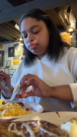 My birthday was on Tuesday, there will be birthday content through the weekend ❤️ #scorpioseason #octobermood #turning29 #happybirthday #crackerbarrel 