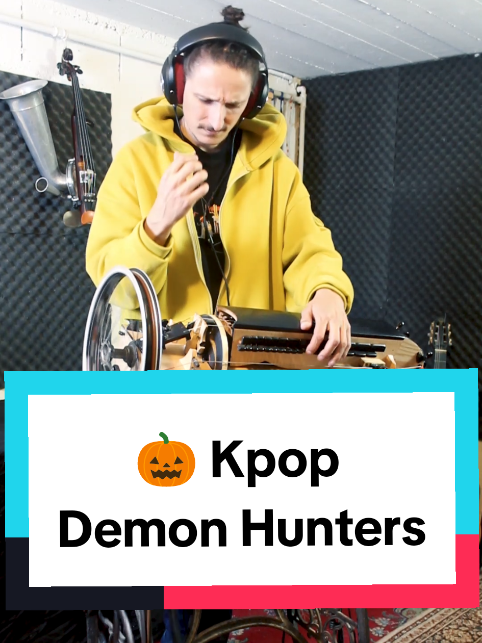 😈Happy Halloween 🎃 KPop Demon Hunter // Golden ✨ This one is dedicated to my 8-year-old son! I never thought I'd be playing K-pop with my Sewing-Gurdy one day 😅✌️  #hurdygurdy #sewinggurdy  #kpop  #halloween2025  #huntrix  @KPop Demon Hunters Netflix Hoodie : @KAFT 