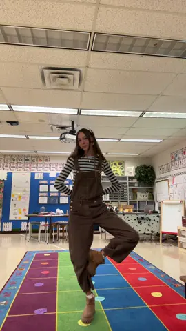 Kindergarten teaching fits #kindergarten #kindergartenteacher #teacher #outfit 