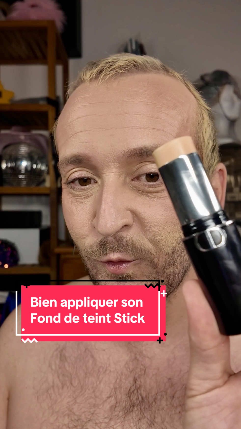 Tu ne sais pas comment bien appliquer ton fond de teint stick en fonction de tes besoins ? Je te décrypte tout simplement.  Évidement on oublie pas sa skincare (c’est je le dis tout le temps) la base d’un bon maquillage.  Alors t’en pense quoi ?  SKINCARE: Sérum, crème @COSRX Official  Astuce dessous d’œil: @Eucerin US  MAKEUP: Fond de teint : @Diorbeauty  Correcteur orange: @NYX COSMETICS FRANCE  Anti cernes: @Haus Labs  #astuces #fonddeteint #stick #protips #makeup 