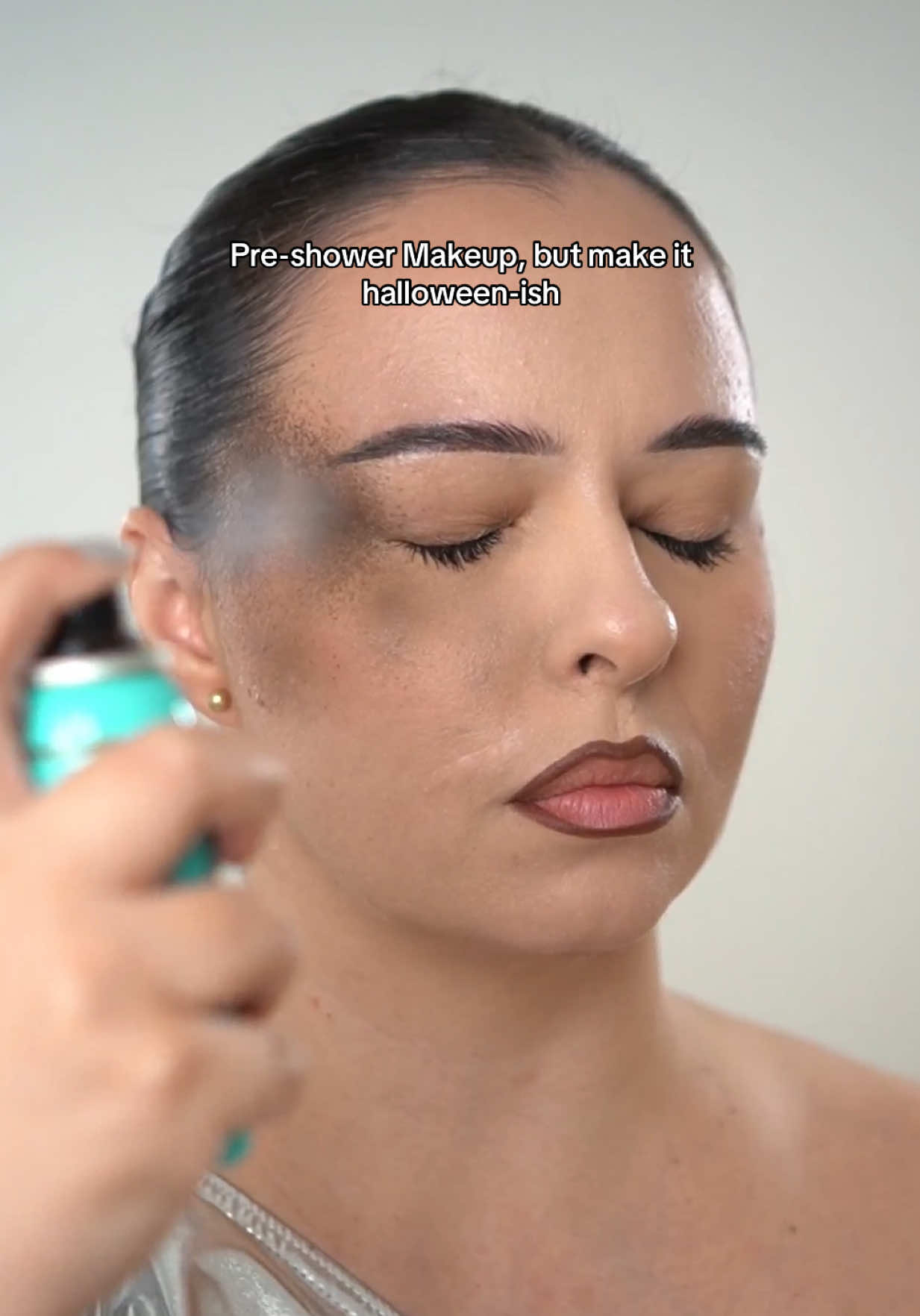 I love me a Pre-Shower Makeup. #makeup #makeuptutorials #editorial #editorialmakeup #halloween2025 
