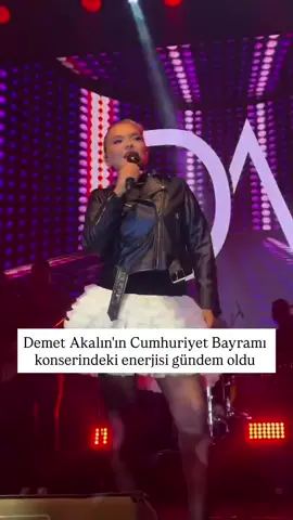 #sefo #demetakalın #kesfetbeniöneçıkart #yeniakım #funny #trendingtiktok #dance #beniöneçıkart #ti̇ktok #konser #sahne #CapCut #kesfetteyiz #kesfet @Demet akalin @Sefo 