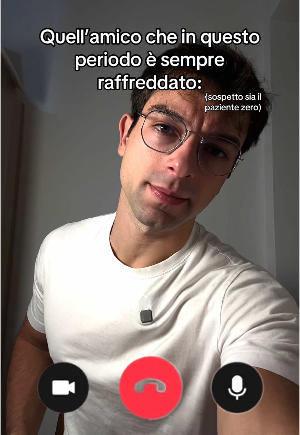 Il Bro non ha il sistema immunitario                                                    #fyp #amico #amici #amiche #amica #amicizia #friendship #friends #bffgoals #bffs #fratelli #malattia #virus #sistema 