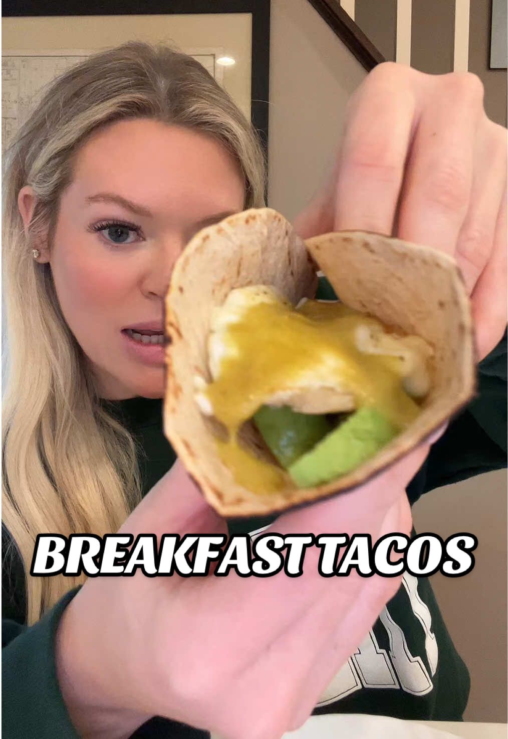These were insanely good #eatwithme #eatbreakfastwithme #breakfasttacos #breakfastideas #easybreakfast 