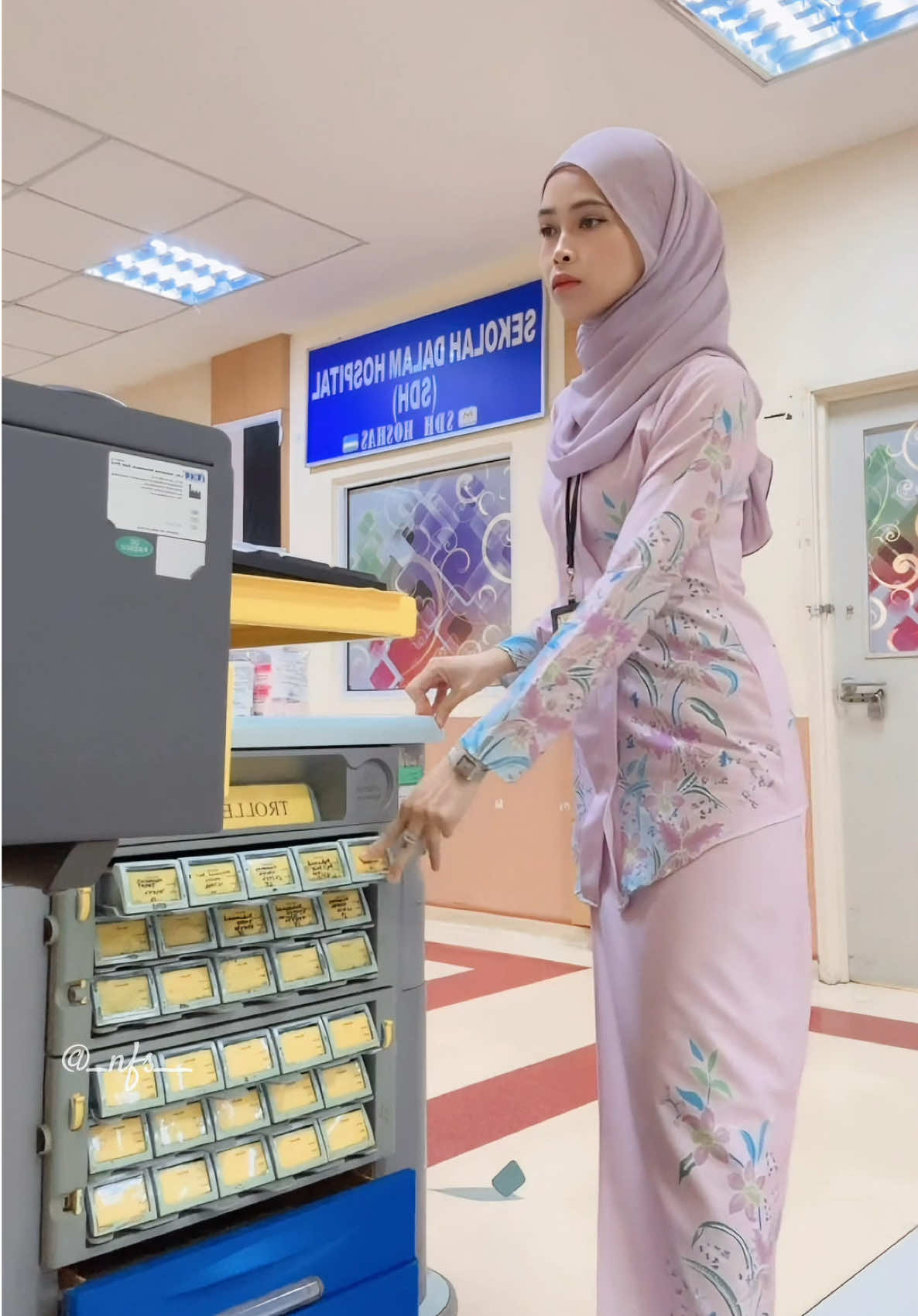 Hari batik 💜💜💜 #kebaya #kebayabatik #bajubatik #kebayamodern #kebayamurah 