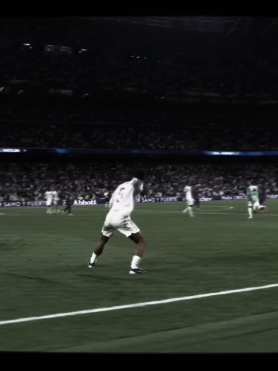 🤷‍♂️؟ #kylianmbappé #mbappe #ريال_مدريد #fyp 