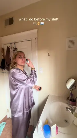 for context i’m working a later shift so this is not what i typically do when i have to be at the hospital at 7 am #morningroutine #rutgers #Vlog 