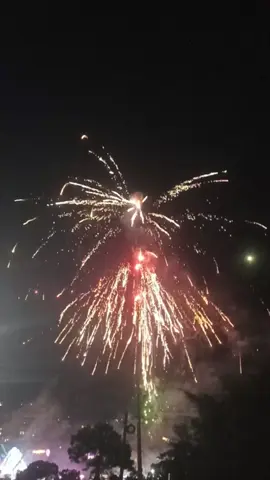 #မီးပုံးပျံကွင်း #myanmartiktok🇲🇲🇲🇲 #ရောက်ချင်တဲ့နေရာရောက်👌 #ရွှေပြည်ဟိန်း  #foryoupage❤️❤️ 