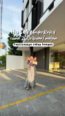 ✨ Hidden gem 170ribuan di Jogja! Modern, bersih, adem, dan vibes-nya kekinian banget 😍 📍 Sans Vibes Hotel Damai Yogyakarta Lokasinya strategis, kamar super nyaman, Wi-Fi ngebut, AC dingin — cocok buat liburan atau short escape tanpa nguras kantong 💸 Booking termurah di aplikasi RedDoorz → pake kode “YUKNGINEP” biar makin hemat! #RedTRavelers #RedDoorz #BerkeSANS #staycationjogja #hotelmurahjogja 