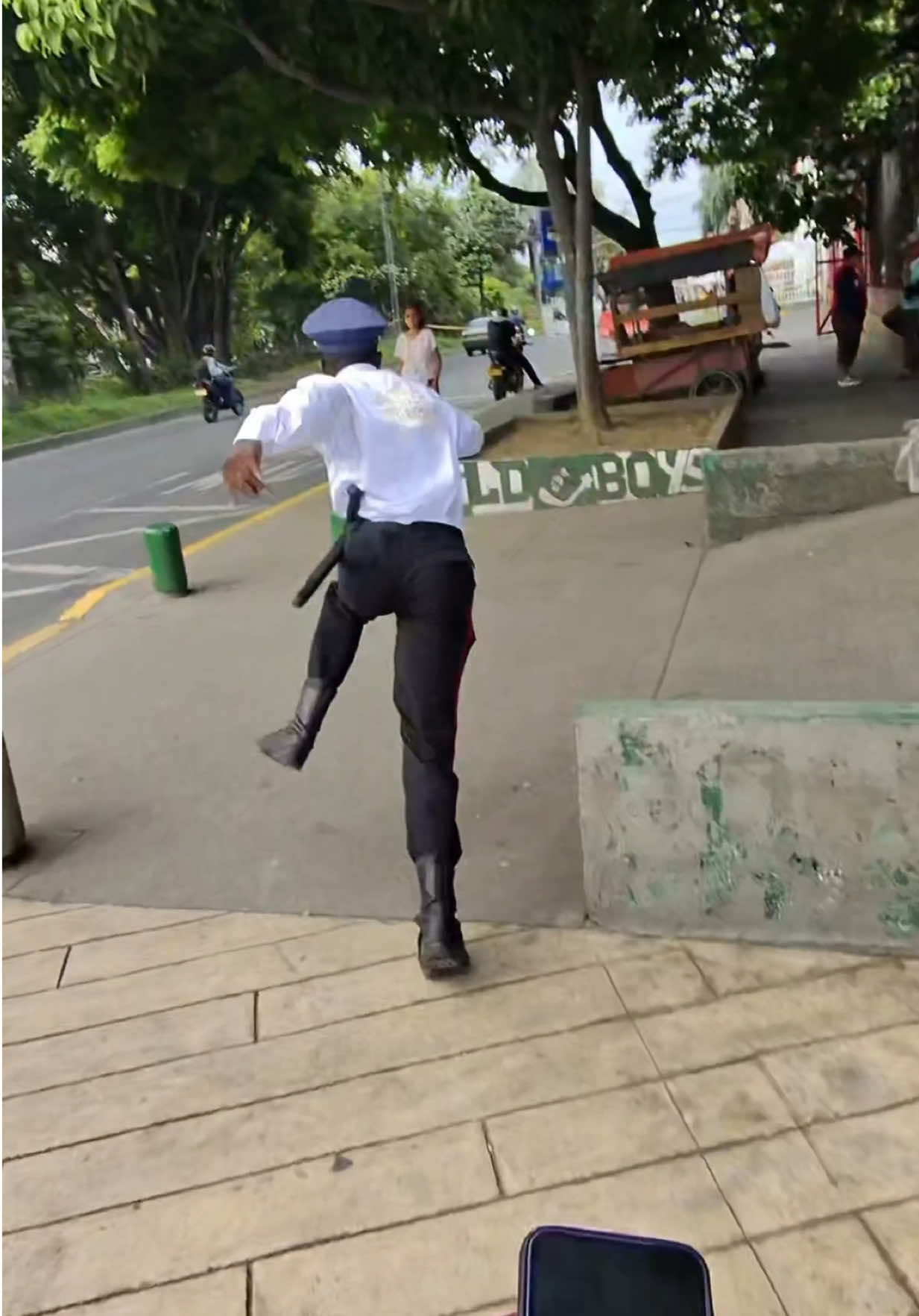 Mantienen es asustados!! 🤣  #andycortes #comedy #Funny 