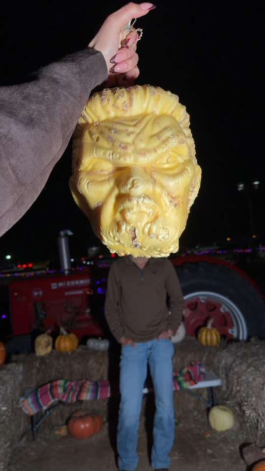 he only agreed to do it if he got to pick the pumpkin 🙄#pumpkinpatch 🤎