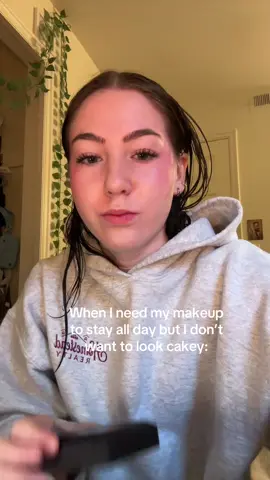 I love lightweight makeup like this, it’s easy to use and looks so good. #settingpowder #glowymakeup #makeup #fyp #fypシ゚viral 