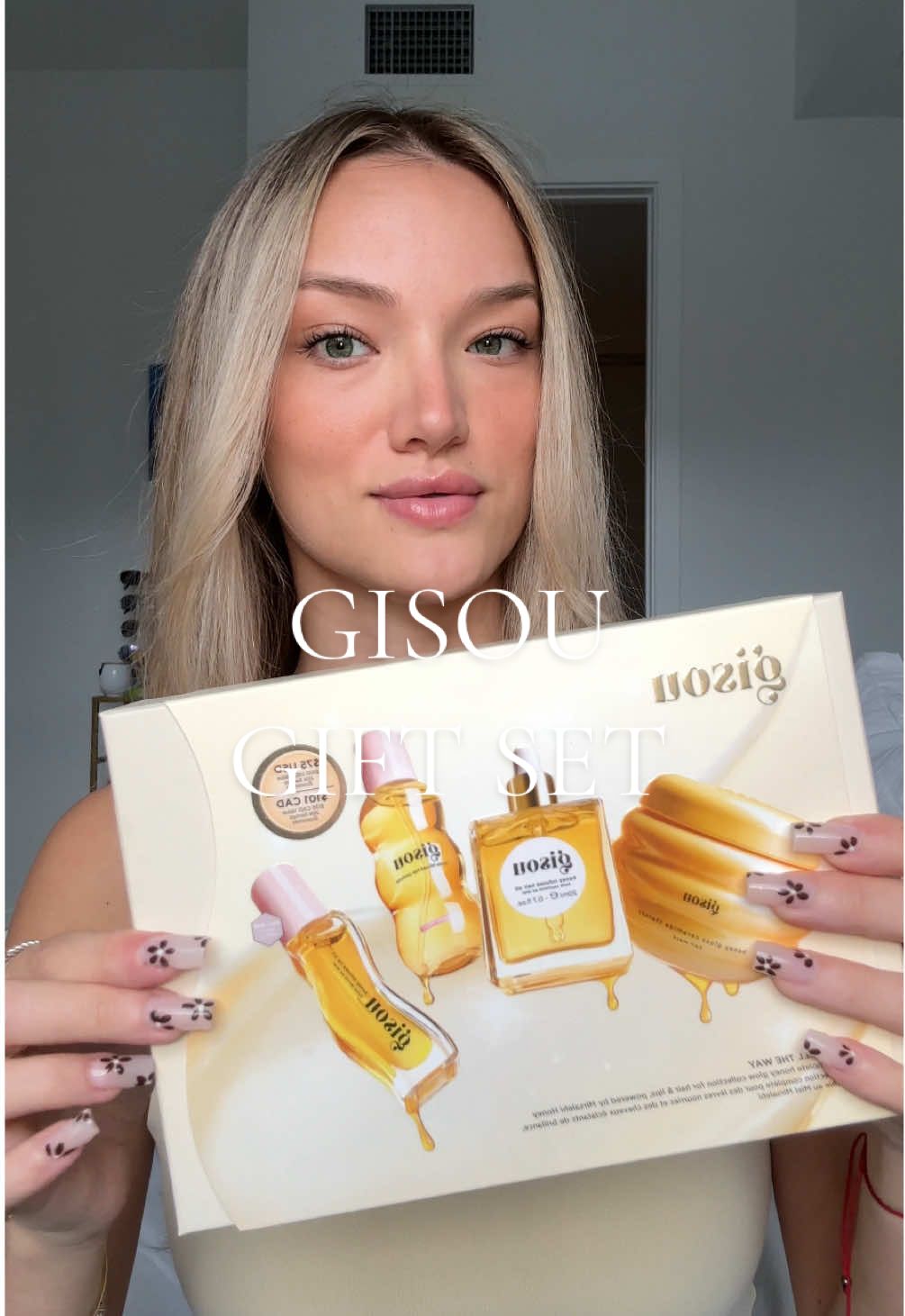 one of my favorite brands @Gisou came out with this amazing gift set that you can grab during the @sephora savings event starting tomorrow 💛 #sephorasavingsevent #sephorasale #sephorasalepicks #gisou 