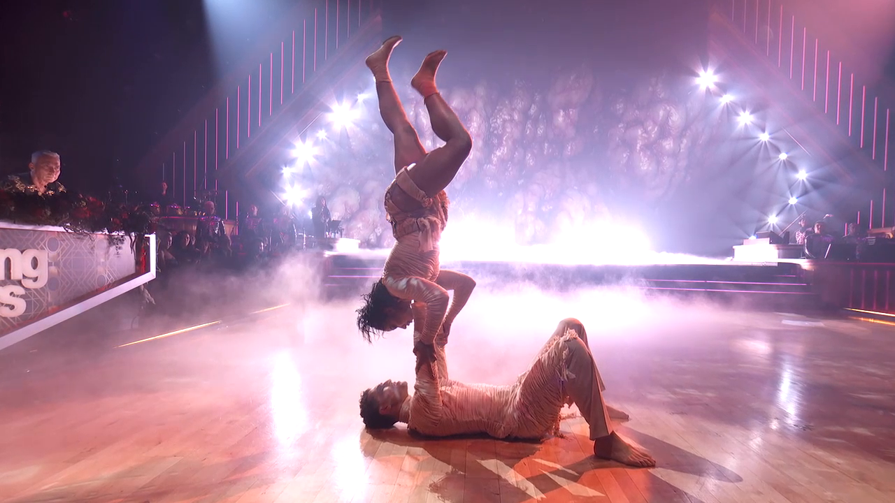 Jordan Chiles and pro Ezra Sosa perform a Contemporary to “Elastic Heart” by Sia. #HalloweenNight #DWTS