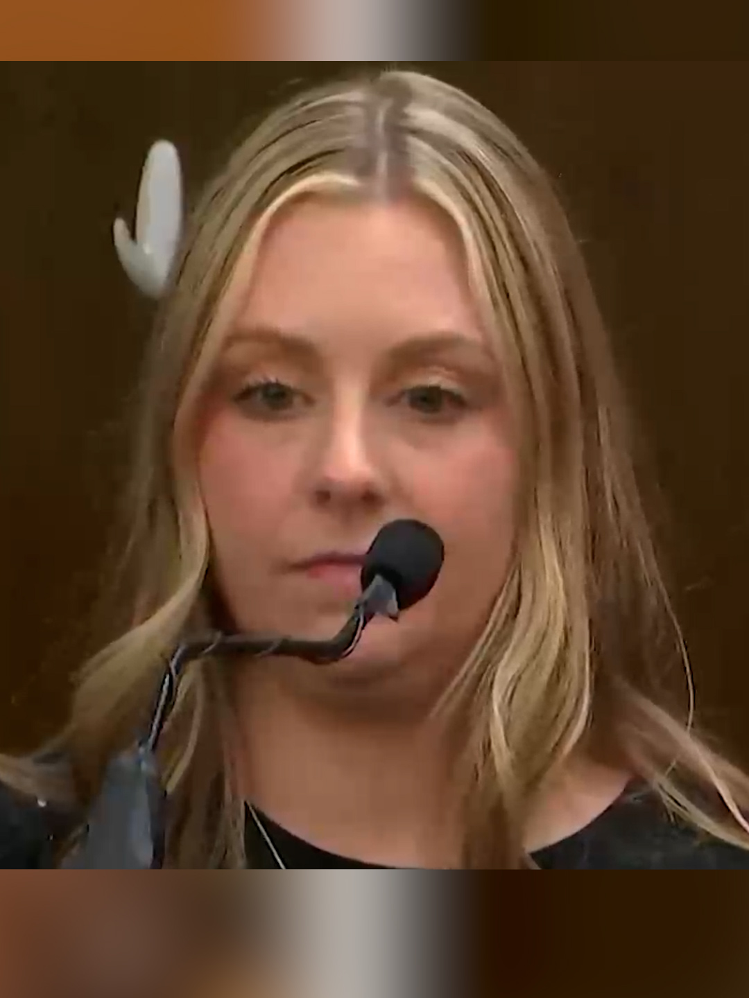 “It was a very blank look…” First grade teacher #AbbyZwerner testified about the last thing she saw before a student shot her. The bullet went through her hand & into her chest, where it remains. #CourtTV What do YOU think? #courttvtiktok #courtroom #courtroomdrama #truecrime #crimestory #truecrimetok #court #courtcase #crime #AbigailZwerner #EbonyParker