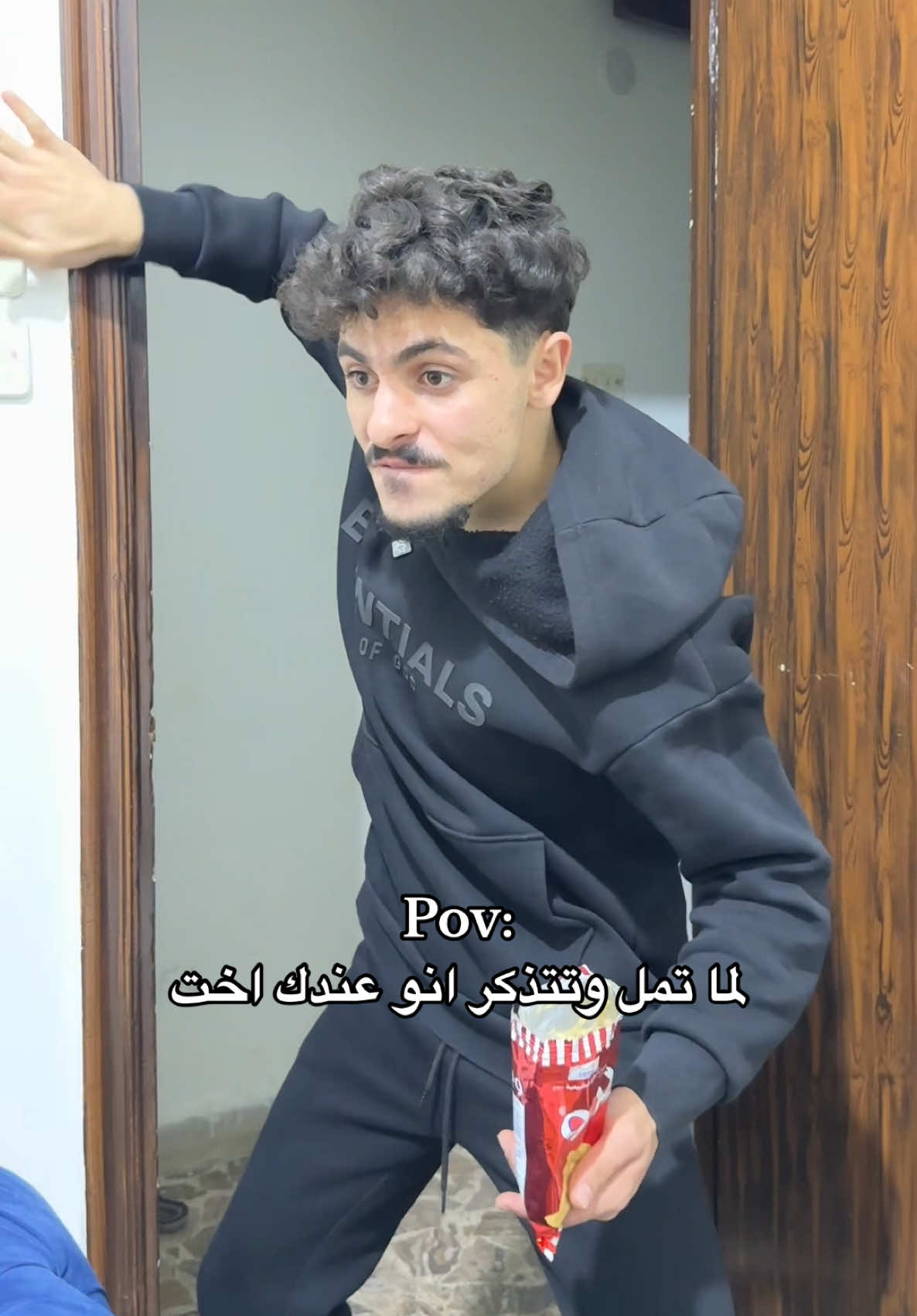 بنات مين عندها هيك اخ🤣؟#محمد_اشرفي#الشعب_الصيني_ماله_حل😂😂#pov#ضحك#اخ#اخت 