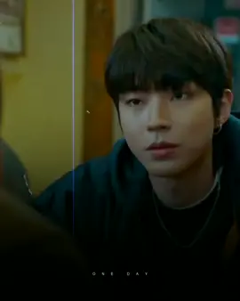 අයිතිවෙන්නම ඕනිද ආදරේ කරන්න ❤️                                                                                         #truebeauty #whatsappstatus #foryoupage #viralvideo 