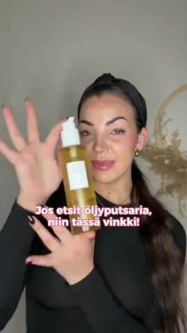 Tätä kannattaa kokeilla! 😍 Beauty Of Joseonin Ginseng puhdistusöljy sopii täydellisesti kaksoispuhdistuksen ensimmäiseen vaiheeseen poistamaan meikin ja epäpuhtaudet – jättäen samalla ihosi pehmeäksi ja hehkuvaksi. Hellävarainen puhdistusöljy liuottaa tehokkaasti myös vedenkestävän meikin ✨ Nappaa omasi Bearelin verkkokaupasta tai Kampin myymälästä 💚 #korealainenkosmetiikka #kbeauty #ihonhoito #puhdistusöljy #kaksoispuhdistus