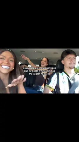 Eu com pop e kpop veyr kakakakakaka #arianagrande #ailaloures #camilaloures @aila loures @Camila Loures 