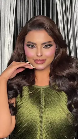 كومة حلا بسله🤩🩷 الجمال كله رزان عبدالله ب مكياجي #اكسبلورexplore #ميكب_ارتست_الرياض #ارتست_الرياض #عرايس_الرياض #ميكب_ارتست_دبي 