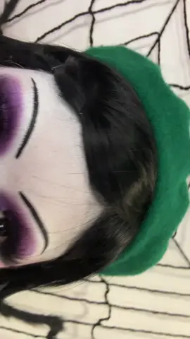 👀🕷️🍑 #missspider #jamesandthegiantpeach #halloweentransition #missspidercostume 