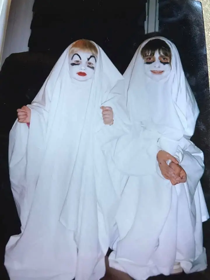 Costumes in the 90s just hit different #halloween 
