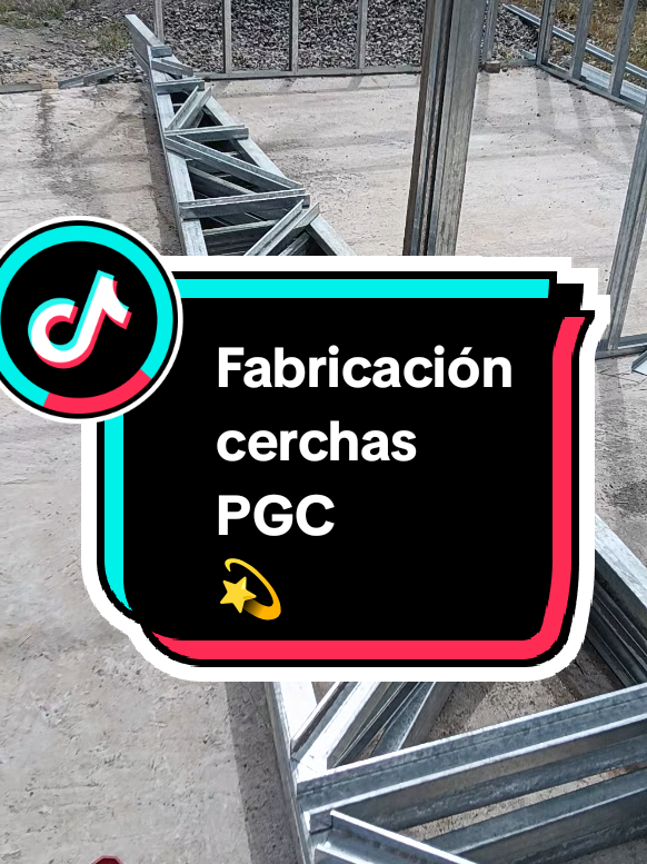 Respuesta a @fign_vi 🏗️ Instalación de cerchas en PGC 💪🔩 Así levantamos la estructura paso a paso, usando perfiles galvanizados tipo “C” para un techo firme, recto y duradero 👷‍♂️🔥 ✅ Estructura liviana y resistente ✅ Ensamblaje preciso con tornillos autoperforantes ✅ Ideal para techos metálicos o cobertizos 🎥 Mira el proceso completo — desde la nivelación hasta el montaje final. 💬 ¿Qué tipo de techo estás construyendo tú? #Construcción #Metalcom #CerchasPGC #Techos #DIY  