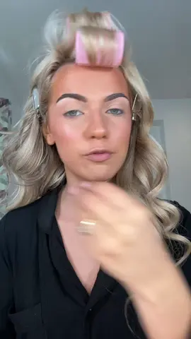 Makeup hack of the day! Trust me this will change your whole makeup game! #makeup #makeuptutorials #makeuphacks 